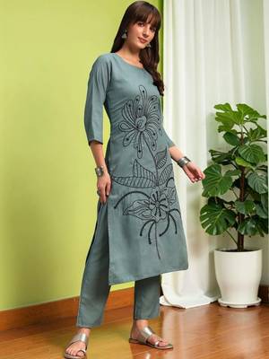 Women Floral Embroidered Regular Thread Work Pure Cotton Kurta with Trousers 3