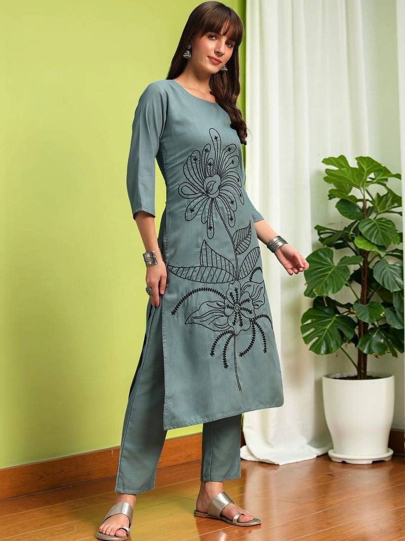Women Floral Embroidered Regular Thread Work Pure Cotton Kurta with Trousers
