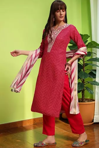 Women Printed Regular Thread Work Pure Cotton Kurta with Trousers & With Dupatta
