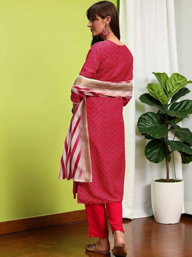Women Printed Regular Thread Work Pure Cotton Kurta with Trousers & With Dupatta