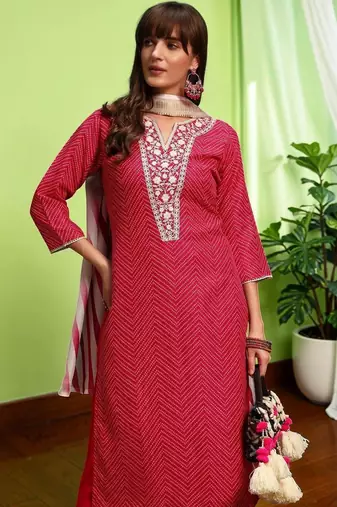 Women Printed Regular Thread Work Pure Cotton Kurta with Trousers & With Dupatta