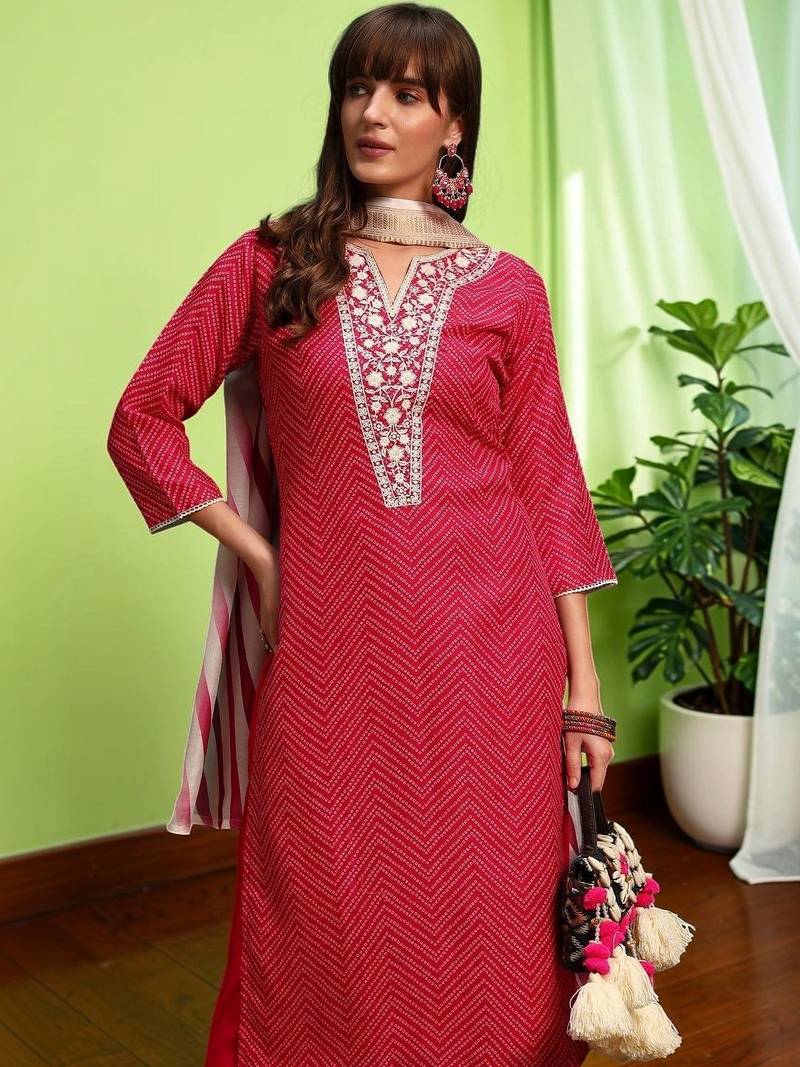 Women Printed Regular Thread Work Pure Cotton Kurta with Trousers & With Dupatta