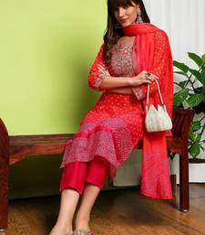 Women Ethnic Motifs Printed Regular Thread Work Kurta with Trousers & With Dupatta