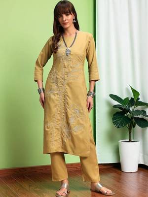 Women Floral Embroidered Regular Thread Work Pure Cotton Kurta with Trousers 1