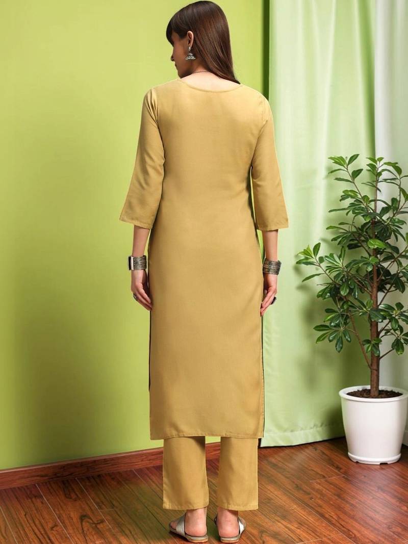 Women Floral Embroidered Regular Thread Work Pure Cotton Kurta with Trousers