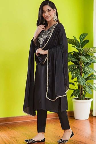 Women Ethnic Motifs Embroidered Regular Thread Work Kurta with Trousers & With Dupatta