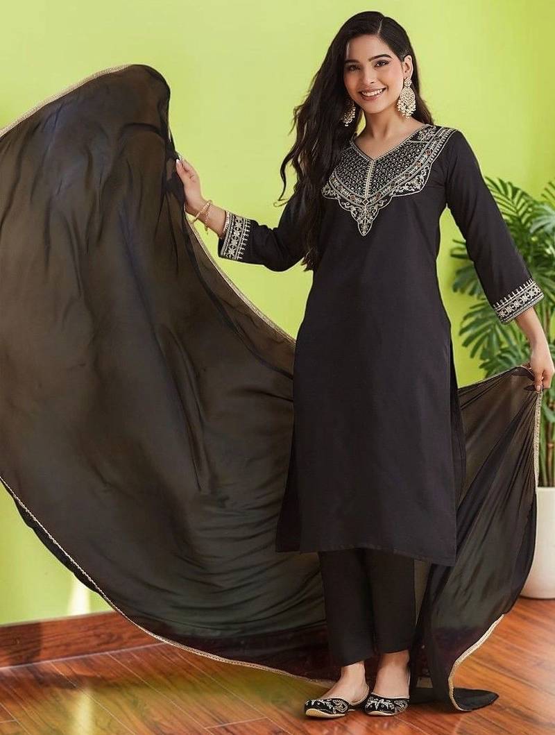 Women Ethnic Motifs Embroidered Regular Thread Work Kurta with Trousers & With Dupatta