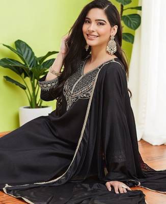 Women Ethnic Motifs Embroidered Regular Thread Work Kurta with Trousers & With Dupatta 6