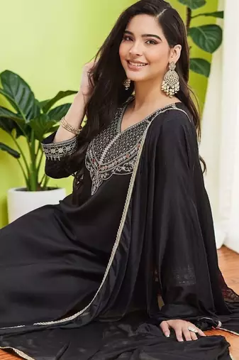 Women Ethnic Motifs Embroidered Regular Thread Work Kurta with Trousers & With Dupatta