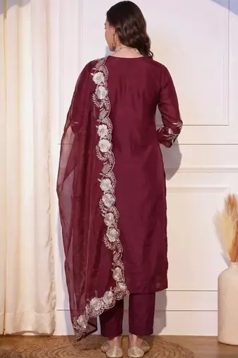 Women Ethnic Motifs Embroidered Regular Thread Work Chanderi Silk Kurta with Trousers & With Dupatta