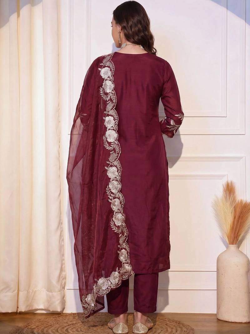 Women Ethnic Motifs Embroidered Regular Thread Work Chanderi Silk Kurta with Trousers & With Dupatta