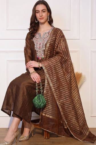 Women Ethnic Motifs Embroidered Regular Thread Work Chanderi Silk Kurta with Trousers & With Dupatta