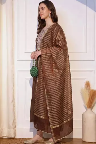 Women Ethnic Motifs Embroidered Regular Thread Work Chanderi Silk Kurta with Trousers & With Dupatta