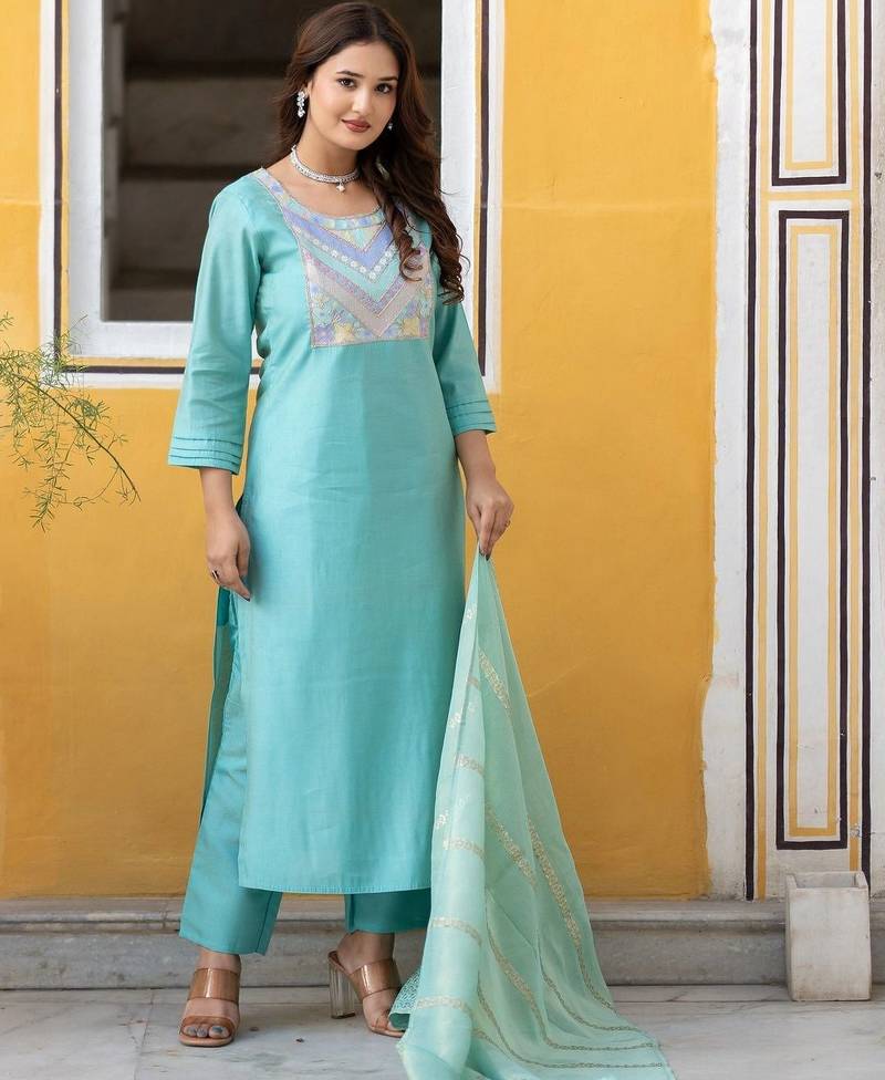 Women Ethnic Motifs Embroidered Regular Thread Work Kurta with Trousers & With Dupatta