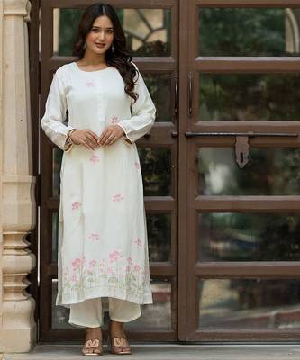 Women Floral Embroidered Regular Thread Work Pure Silk Kurta with Trousers 1