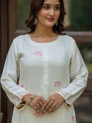 Women Floral Embroidered Regular Thread Work Pure Silk Kurta with Trousers 2