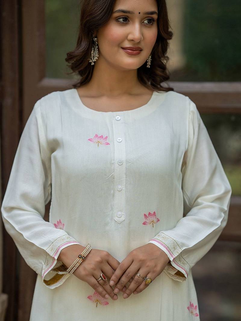 Women Floral Embroidered Regular Thread Work Pure Silk Kurta with Trousers