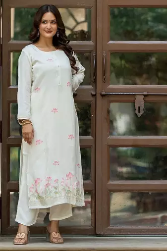 Women Floral Embroidered Regular Thread Work Pure Silk Kurta with Trousers