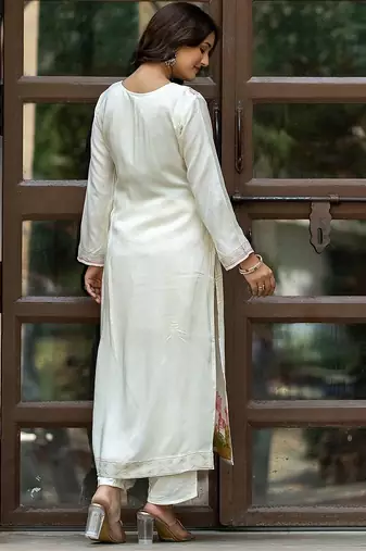 Women Floral Embroidered Regular Thread Work Pure Silk Kurta with Trousers
