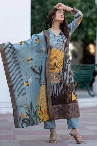 Women Floral Printed Regular Kurta with Trousers & With Dupatta