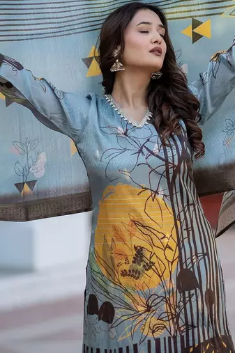 Women Floral Printed Regular Kurta with Trousers & With Dupatta