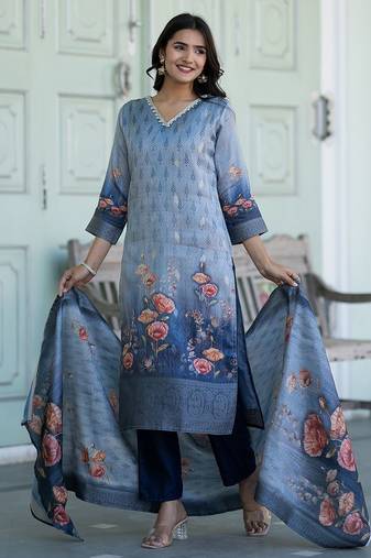 Women Floral Printed Regular Beads and Stones Kurta with Trousers & With Dupatta