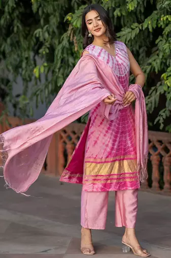 Women Dyed Regular Pure Silk Kurta with Trousers & With Dupatta