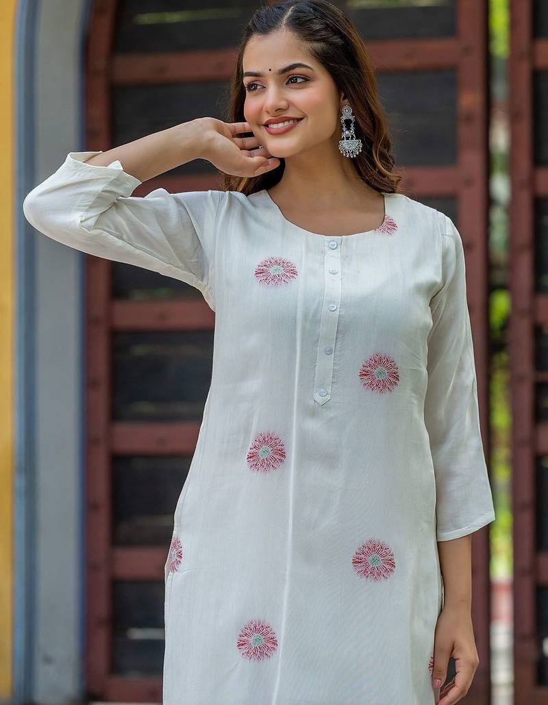 Women Floral Printed Regular Pure Silk Kurta with Trousers