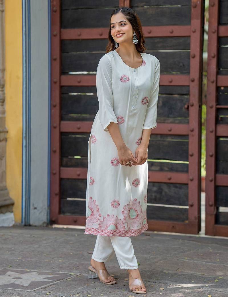 Women Floral Printed Regular Pure Silk Kurta with Trousers