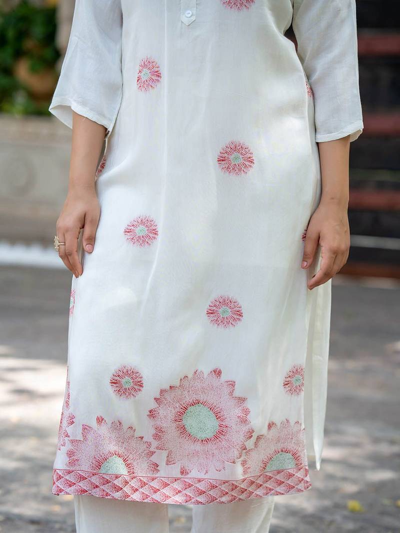 Women Floral Printed Regular Pure Silk Kurta with Trousers