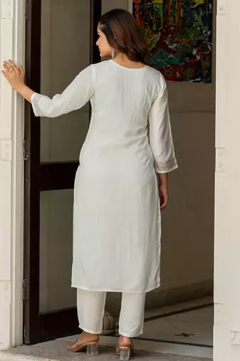 Women Floral Printed Regular Thread Work Pure Silk Kurta with Trousers