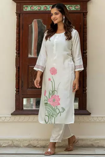 Women Floral Printed Regular Thread Work Pure Silk Kurta with Trousers