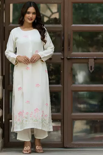 Women Floral Embroidered Silk Kurta with Trousers