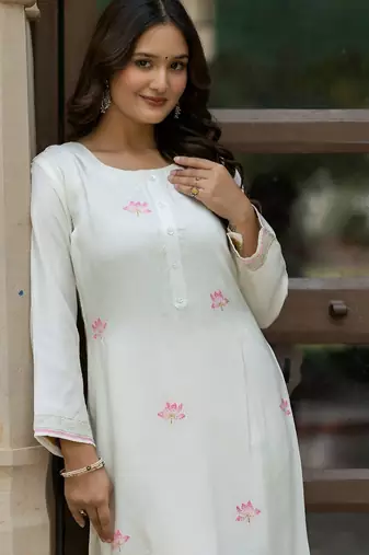 Women Floral Embroidered Silk Kurta with Trousers