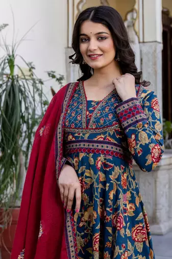 Women Floral Printed Cotton Kurta with Palazzo & Dupatta