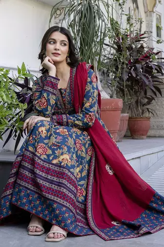 Women Floral Printed Cotton Kurta with Palazzo & Dupatta