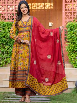 Women Floral Printed Cotton Anarkali Kurta with Trousers & Dupatta 1