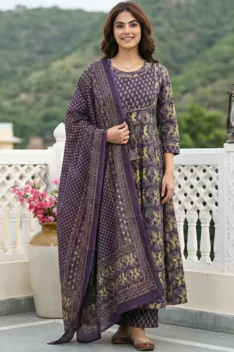 Women Floral Printed Regular Gotta Patti Pure Cotton Kurta with Trousers & With Dupatta