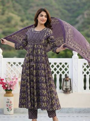 Women Floral Printed Regular Gotta Patti Pure Cotton Kurta with Trousers & With Dupatta 2
