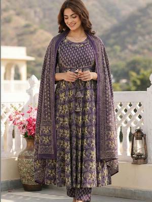 Women Floral Printed Regular Gotta Patti Pure Cotton Kurta with Trousers & With Dupatta 4