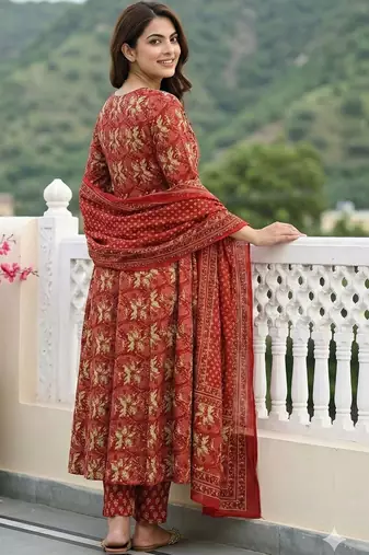 Women Floral Printed Empire Pure Cotton Kurta with Trousers & With Dupatta