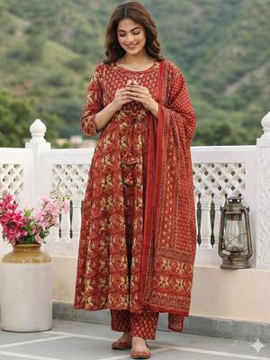 Women Floral Printed Empire Pure Cotton Kurta with Trousers & With Dupatta 4