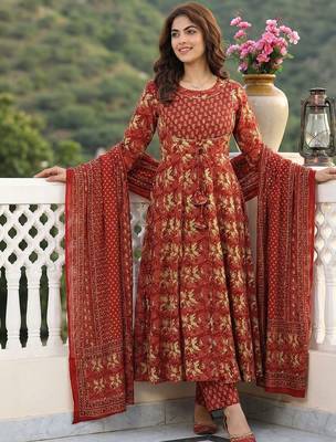 Women Floral Printed Empire Pure Cotton Kurta with Trousers & With Dupatta 5