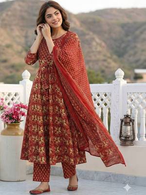 Women Floral Printed Empire Pure Cotton Kurta with Trousers & With Dupatta 7