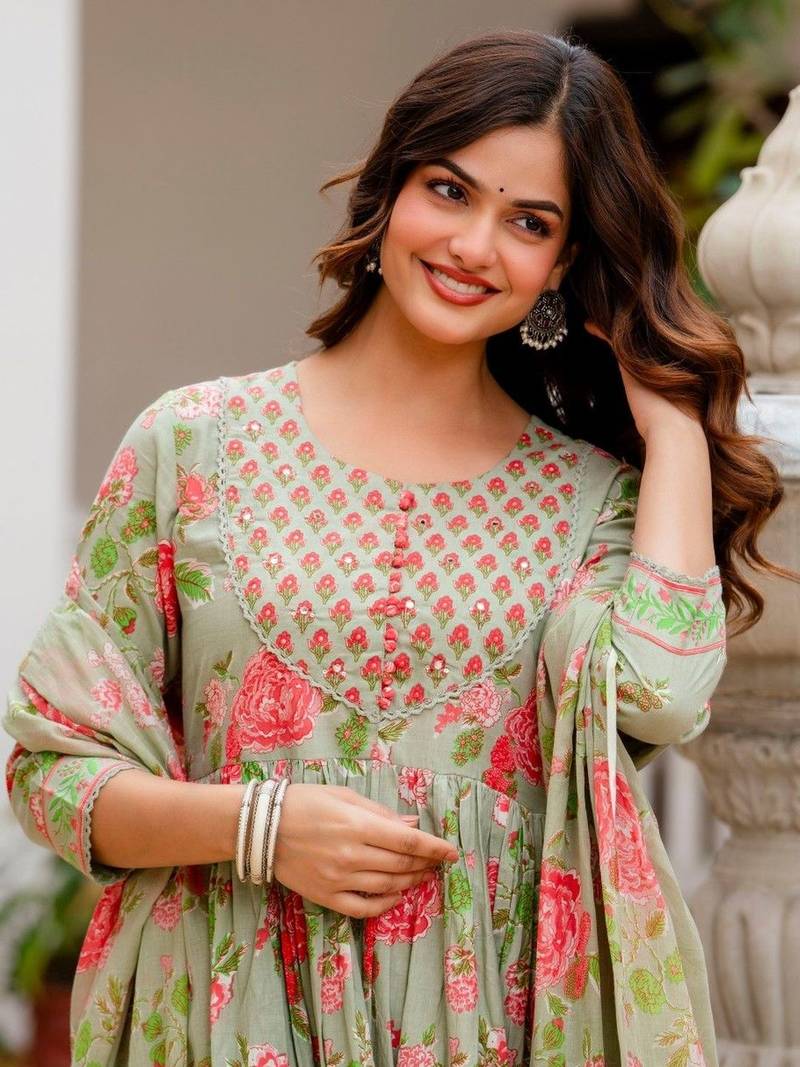 Women Floral Printed Empire Pure Cotton Kurta with Trousers & With Dupatta