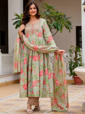 Women Floral Printed Empire Pure Cotton Kurta with Trousers & With Dupatta 1