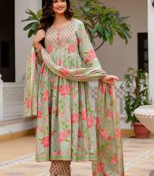 Women Floral Printed Empire Pure Cotton Kurta with Trousers & With Dupatta