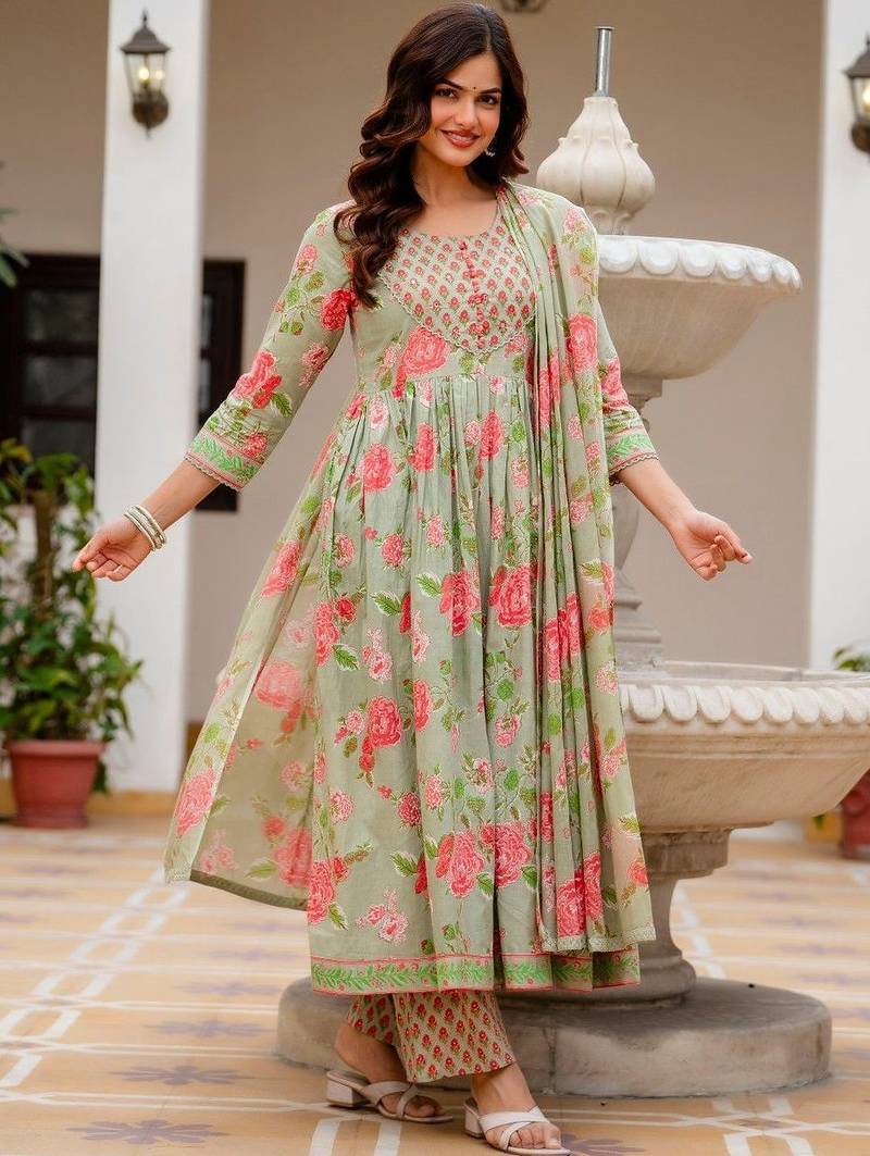 Women Floral Printed Empire Pure Cotton Kurta with Trousers & With Dupatta