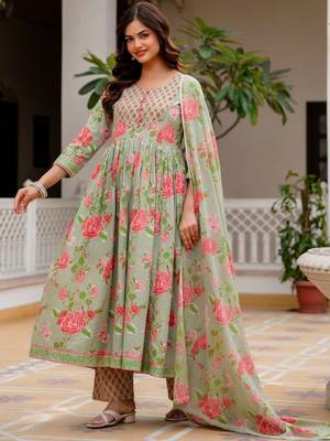 Women Floral Printed Empire Pure Cotton Kurta with Trousers & With Dupatta 5