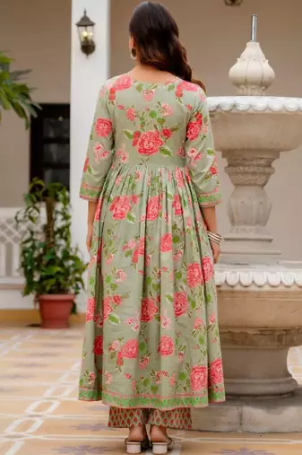 Women Floral Printed Empire Pure Cotton Kurta with Trousers & With Dupatta
